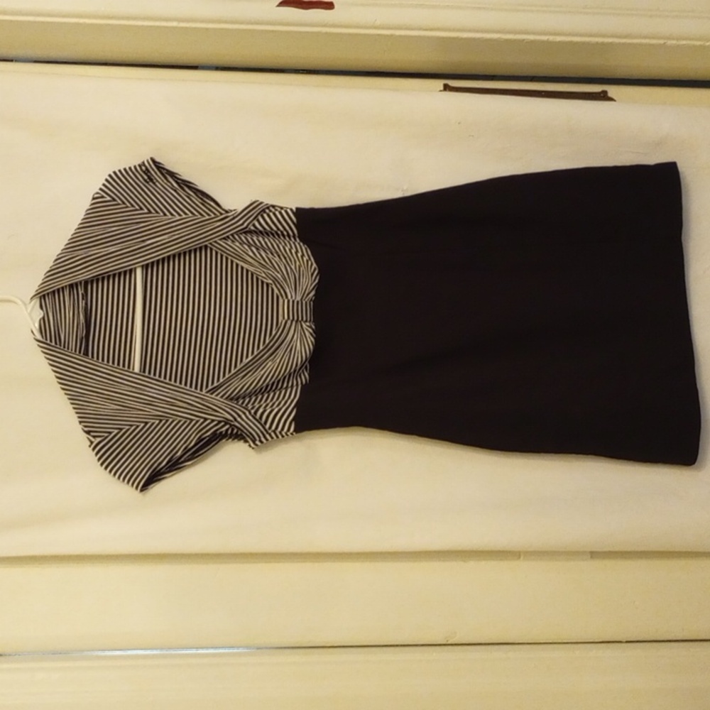 Guess Jeans dress, black & white w black stretch skirt. Size 9